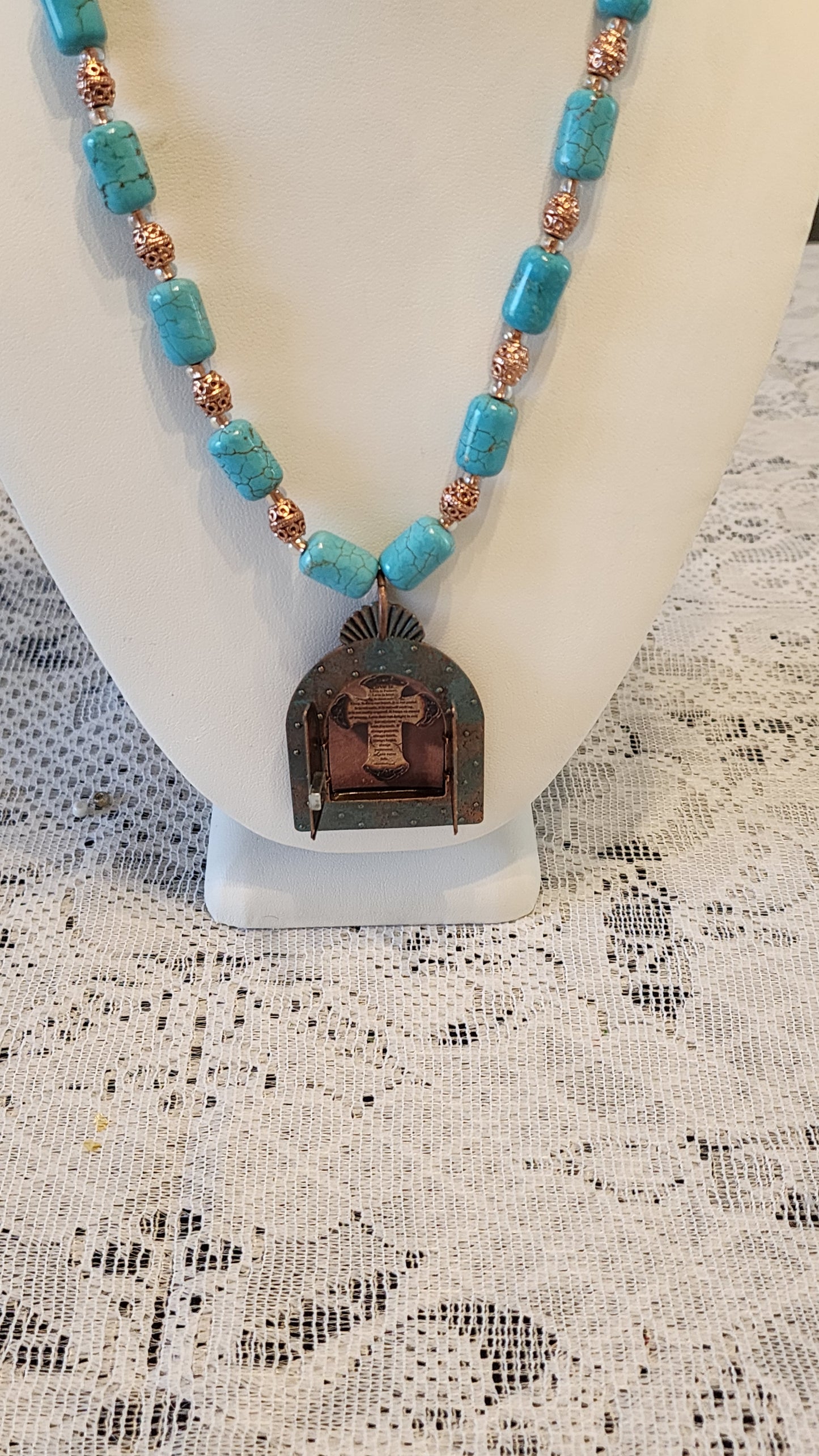 Blue beaded open pendant necklace