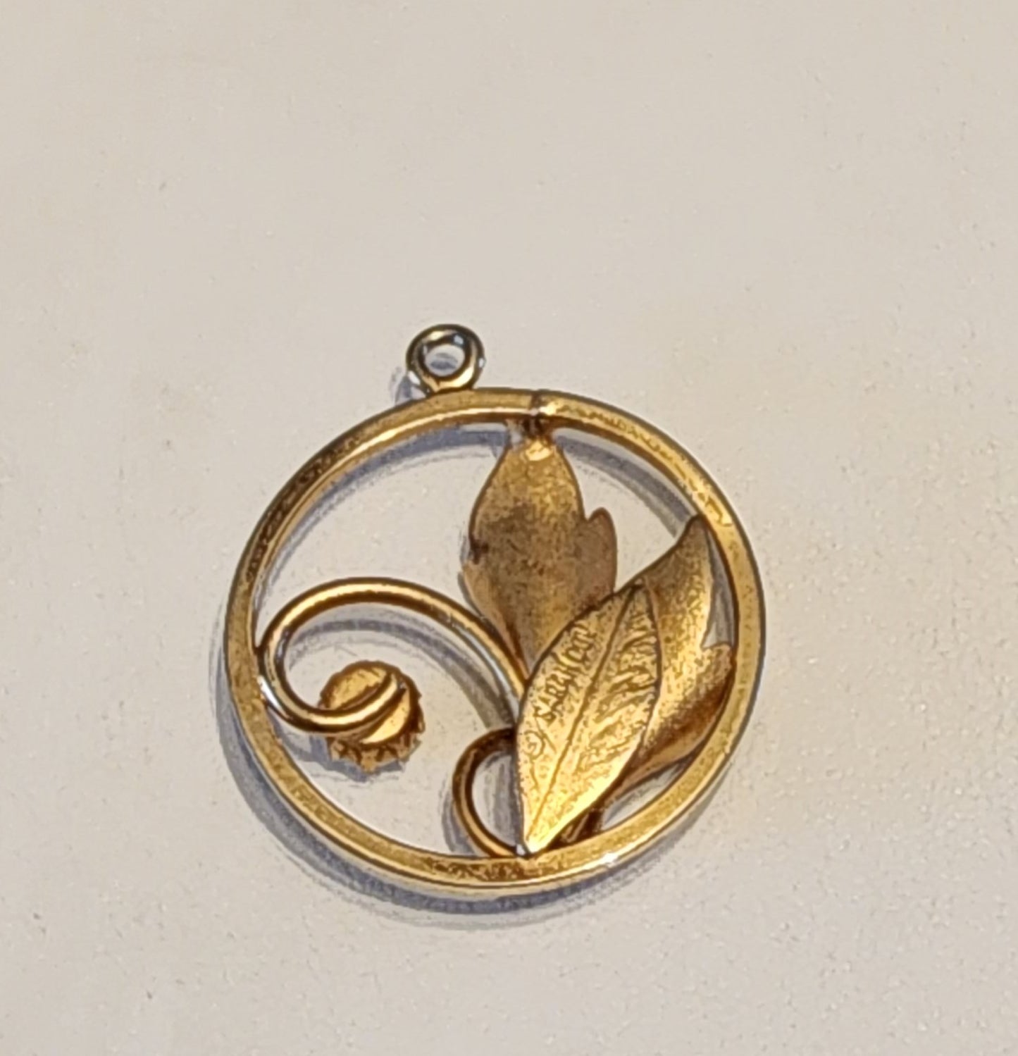 Sarah Coventry pendant