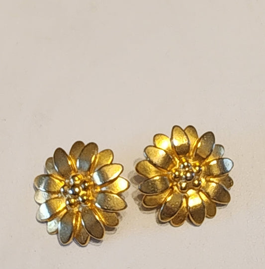 C. Stein flower earrings