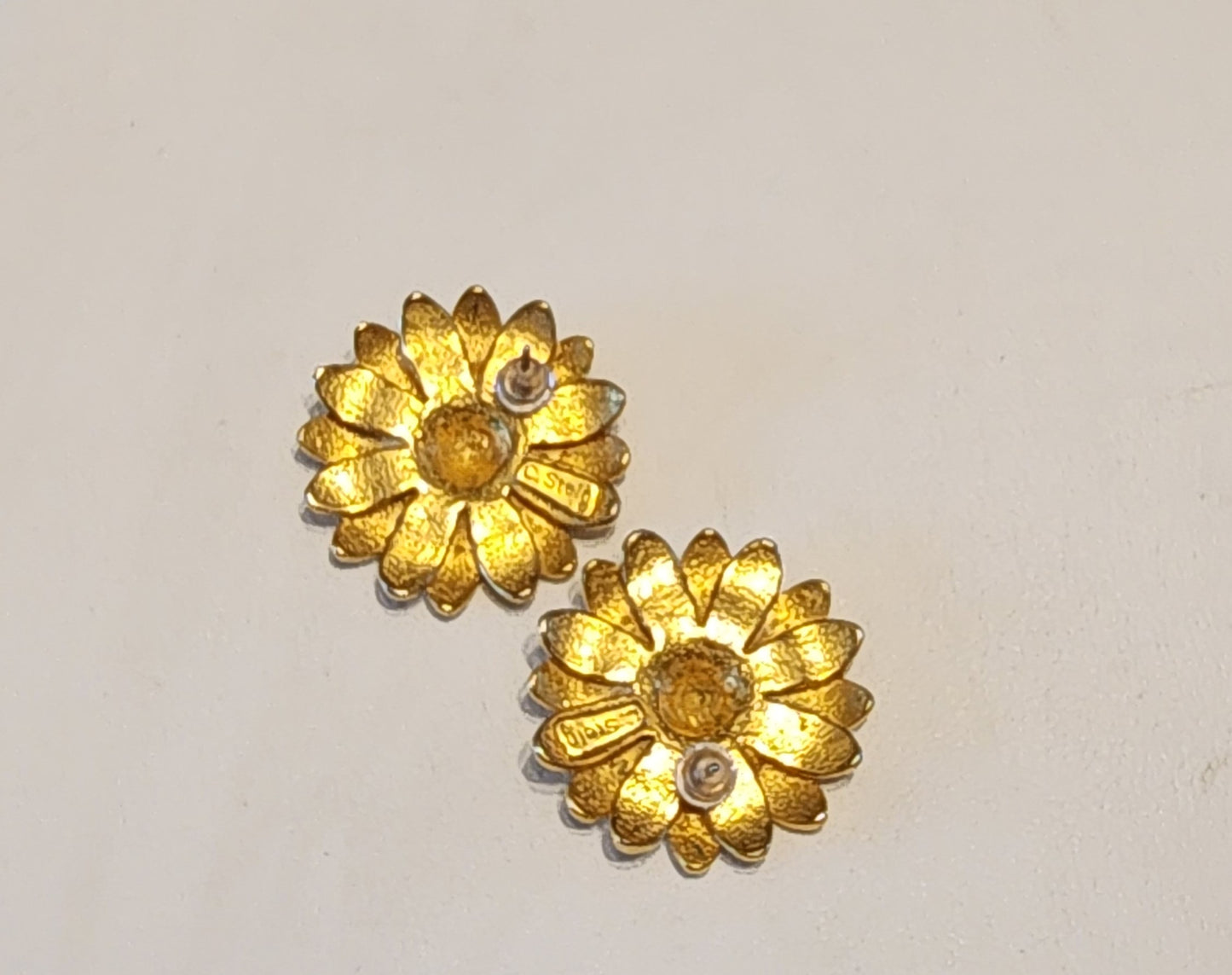 C. Stein flower earrings