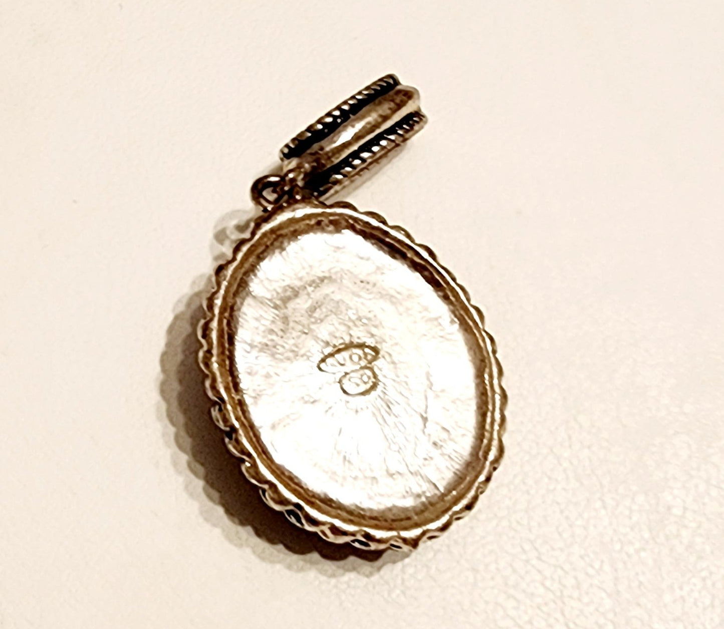 Avon Cats eye Pendant