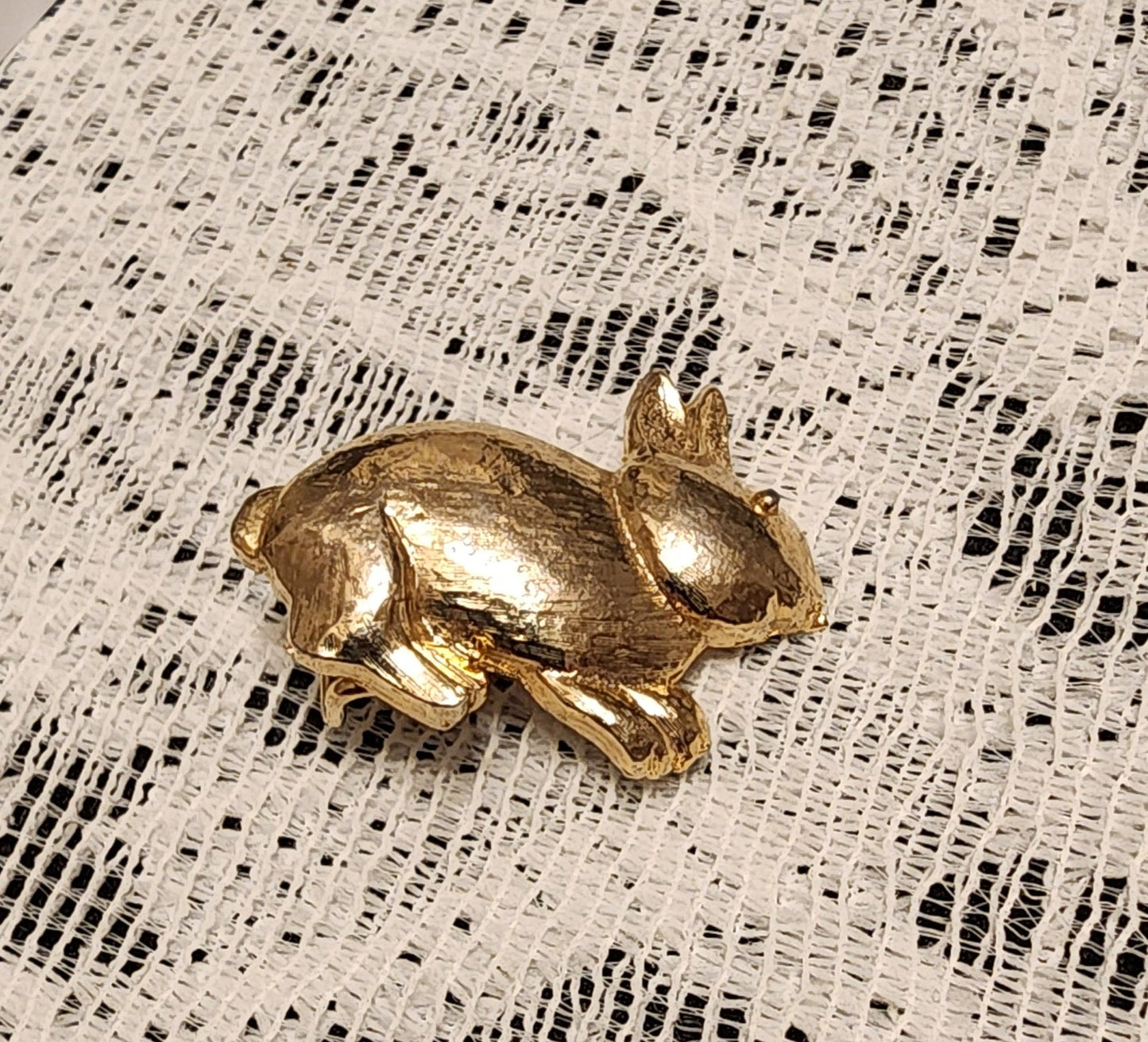 Bunny rabbit scarf clip