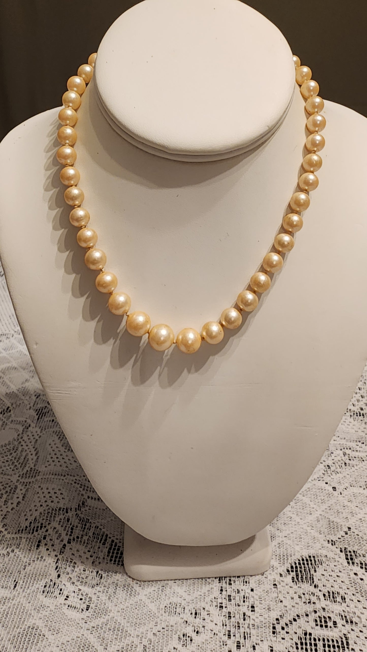 Les Bernard knotted Pearl Necklace