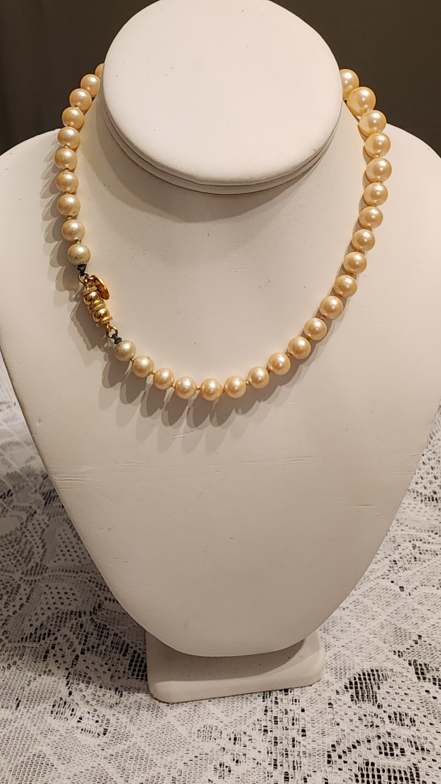 Les Bernard knotted Pearl Necklace